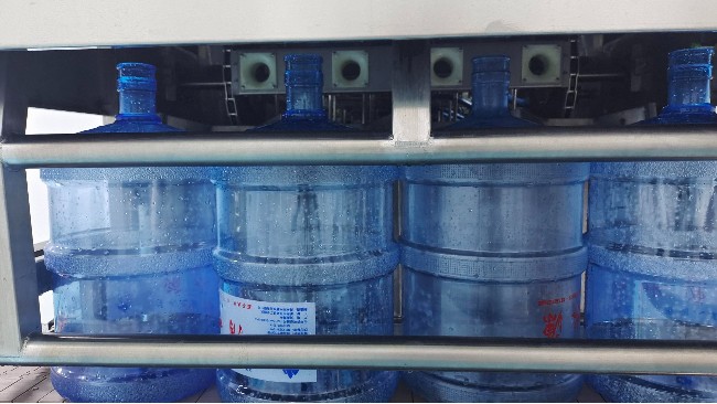 桶裝水設(shè)備