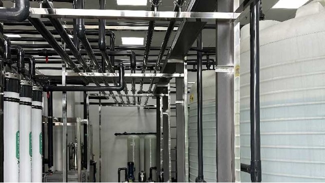 10噸反滲透水處理設(shè)備影響價格的因素