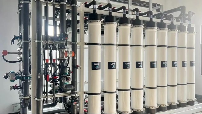 河南反滲透設備多少錢？用反滲透設備的優勢